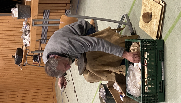 Besuch des Steinzeitexperten an der Schule